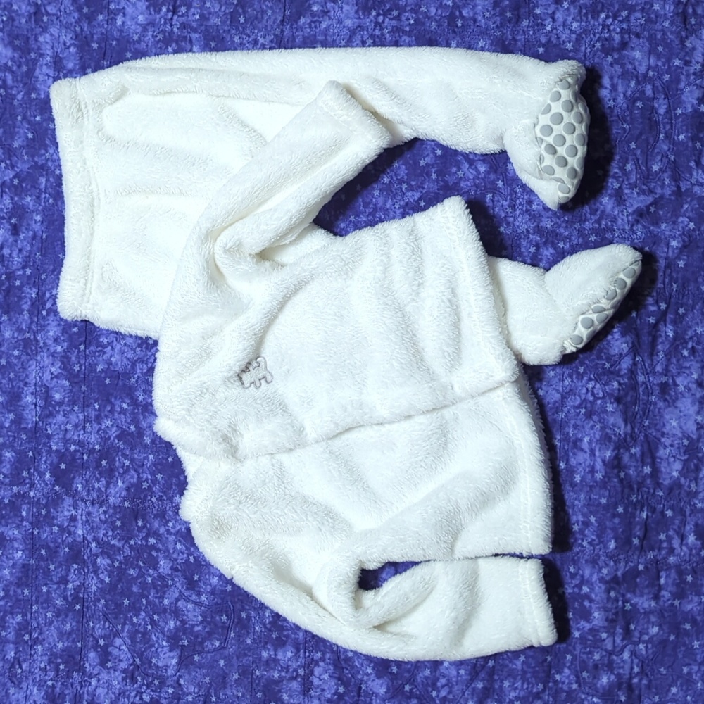 2 pc fuzzy white outfit 12-18 mo